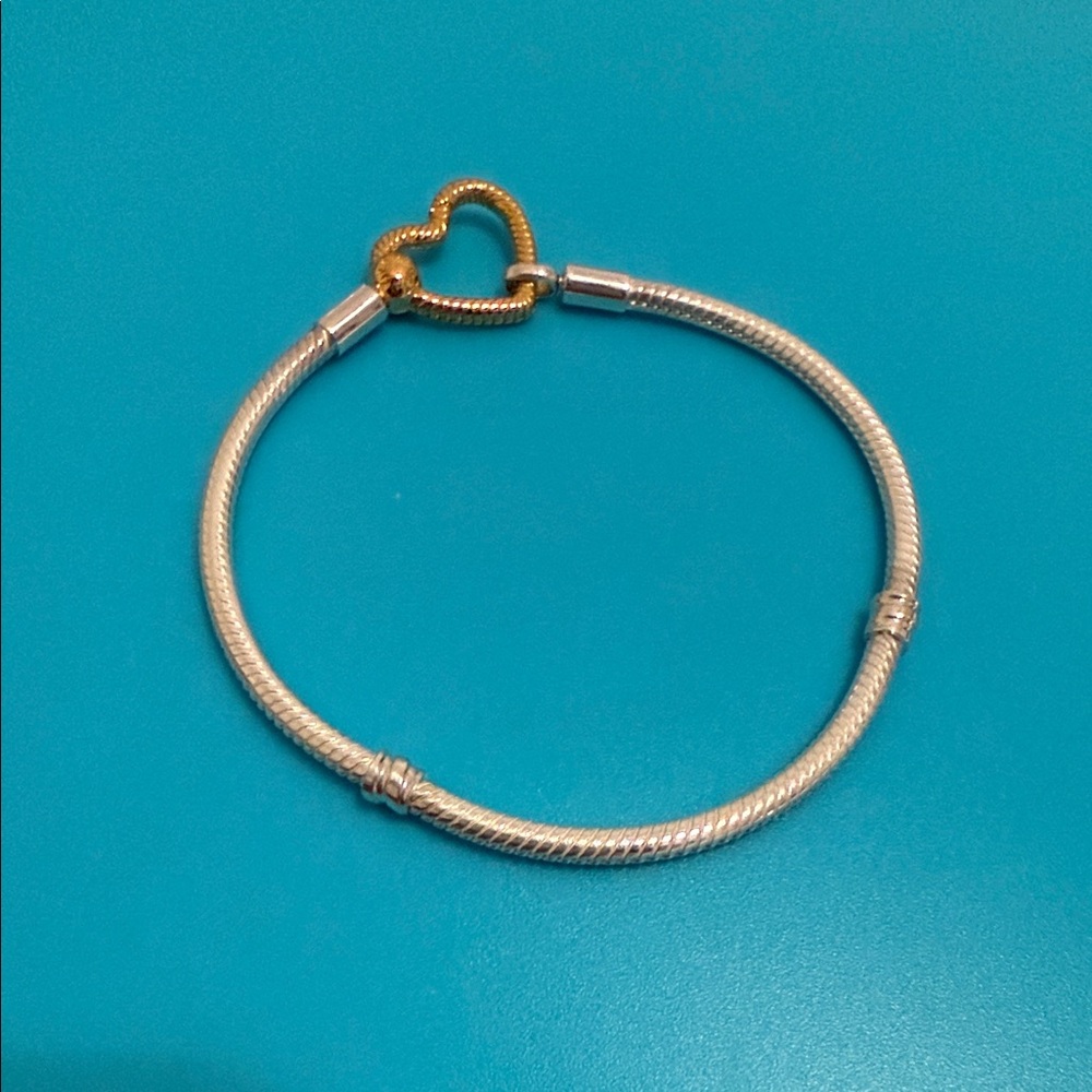Pandora Moments Heart Closure Snake Chain Bracelet (Silver/ Gold)